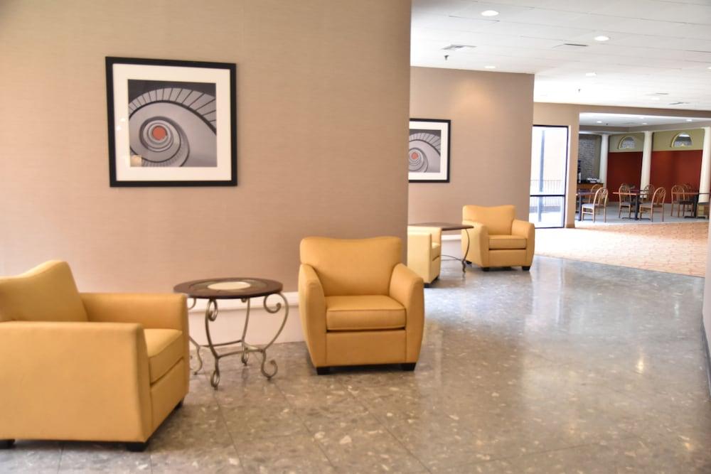 Ramada By Wyndham Wentzville Exterior foto