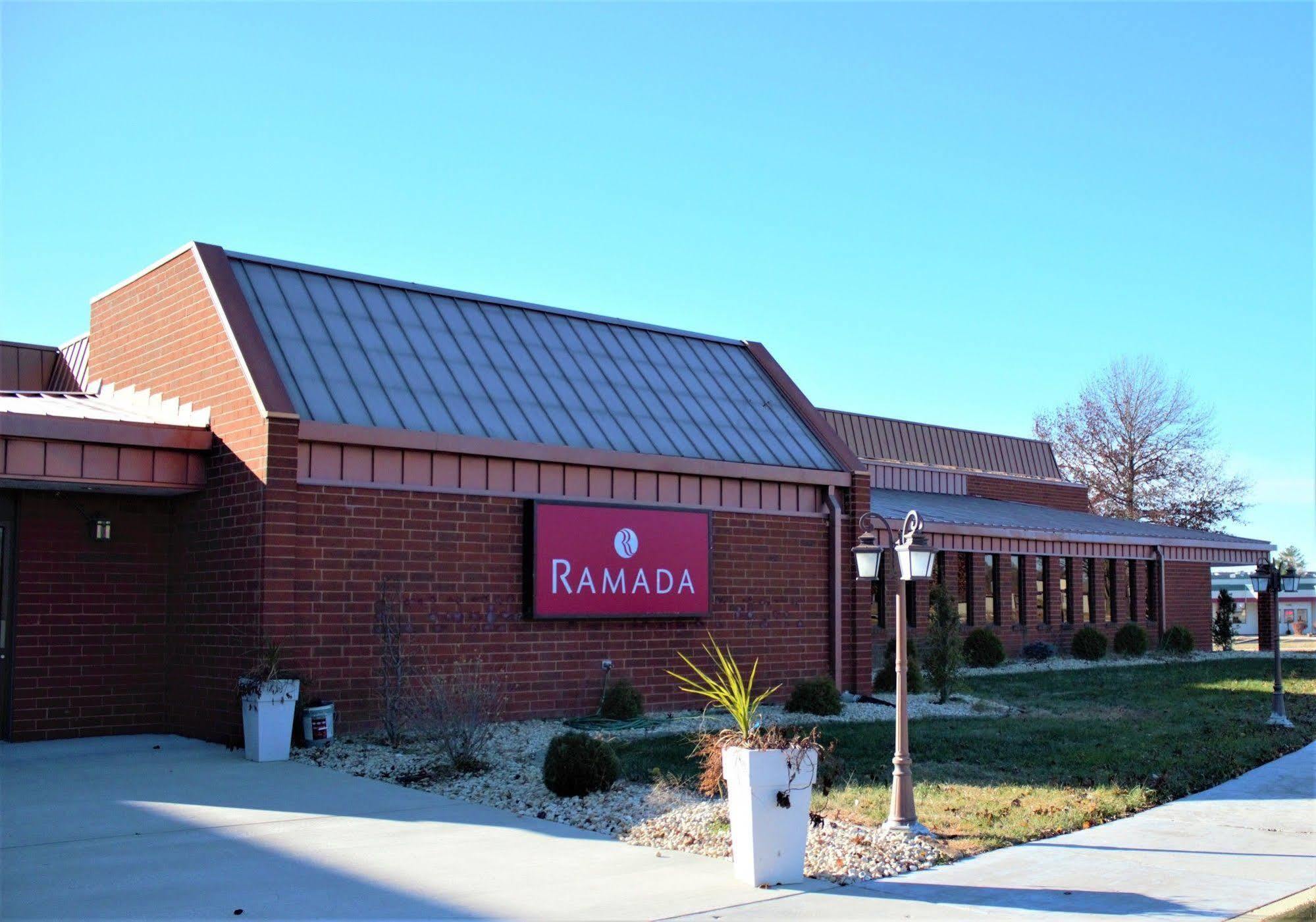 Ramada By Wyndham Wentzville Exterior foto